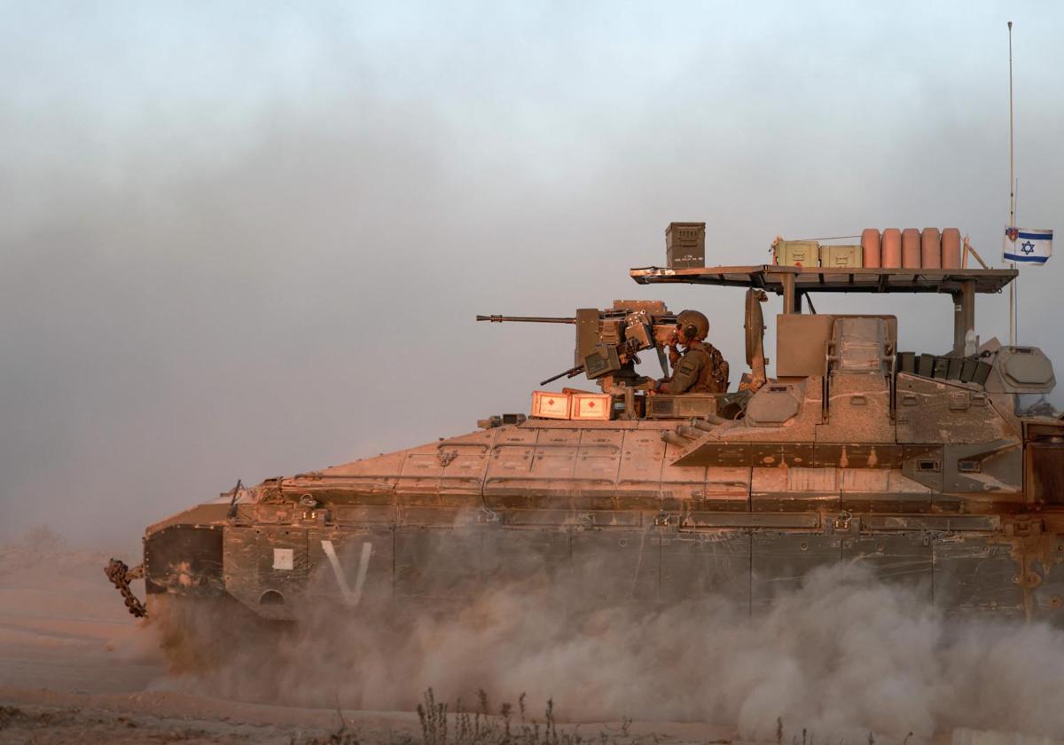 Un tanque del Ejército israelí cerca de la Franja de Gaza.