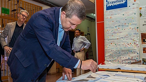 Page sugiere un adelanto electoral para «no eternizar lo inviable», aunque pide antes una reflexión