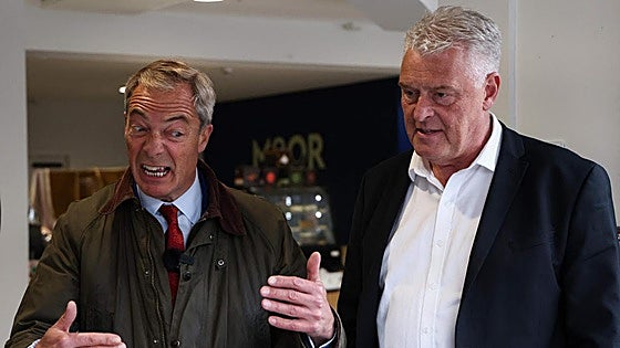 El populista británico Nigel Farage sufre otro intento de agresión durante la campaña electoral