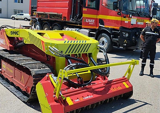 La UME luchará contra los incendios forestales con un dron terrestre que suple el trabajo de diez soldados