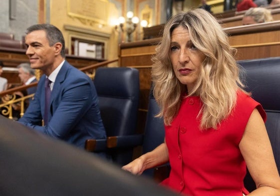 Pedro Sánchez y Yolanda Díaz durante la sesión de control al Gobierno en el Congreso.