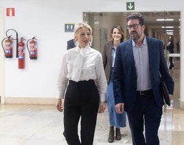 La vicepresidenta segunda del Gobierno y ministra de Trabajo y Economía Social, Yolanda Díaz, y el secretario de Estado de Trabajo, Joaquín Pérez Rey