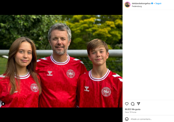 Federico de Dinamarca junto a sus dos hijos pequeños, los mellizos Vincent y Josephine, en Instagram.