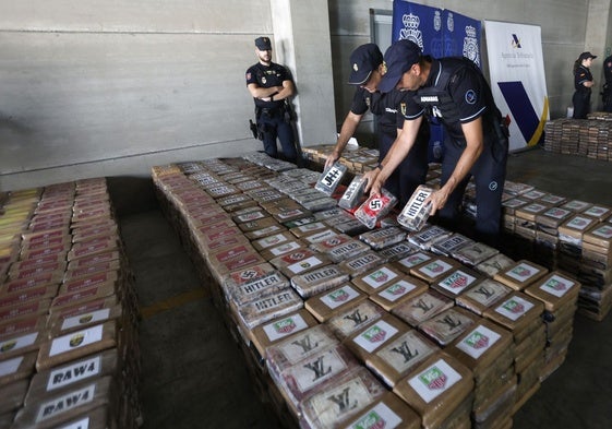 La Policía Nacional interviene más de 9,5 toneladas de cocaína en Cádiz.