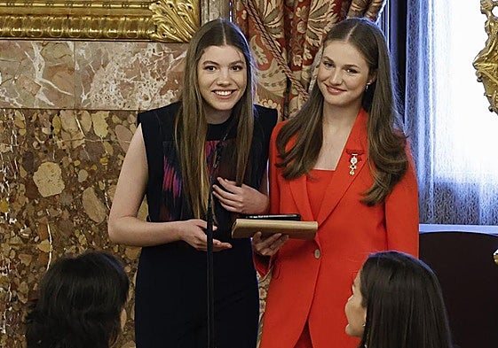 Momento del brindis sorpresa de la Infanta y la Princesa
