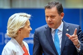 El primer ministro de Portugal, Luis Montenegro, junto a Ursula Von der Leyen