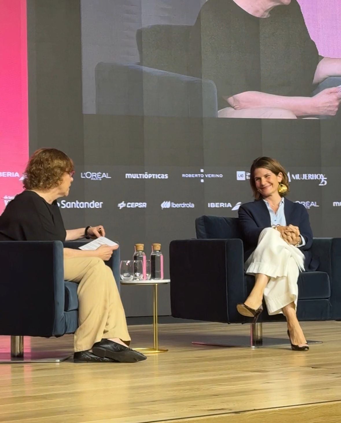 Fuencisla Clemares, vicepresidenta de go to market operations para Europa, Oriente Medio y África de Google, charla con María José Barrero, subdirectora en Mujerhoy.