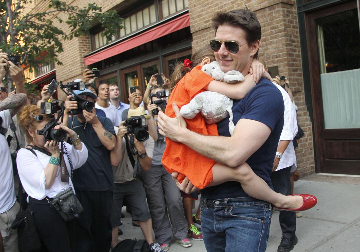 Tom Cruise, actor estadounidense, se reencuentra por primera vez con su hija Suri tras su divorcio de Katie Holmes en el año 2012.