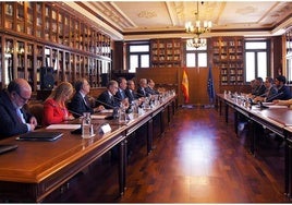 Reunión del ministro de Justicia Félix Bolaños con los integrantes de la Sala de Gobierno del Tribunal Supremo en abril pasado.