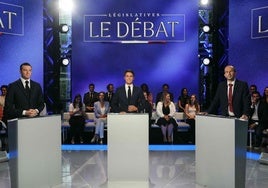 Jordan Bardella, Gabriel Attal y Manuel Bompard, durante el debate electoral.