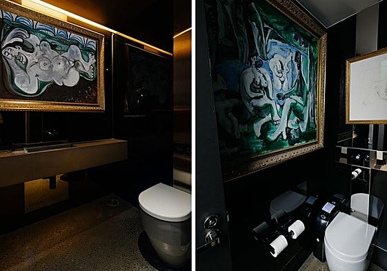 Los cuadros de Picasso en el aseo de mujeres del museo.