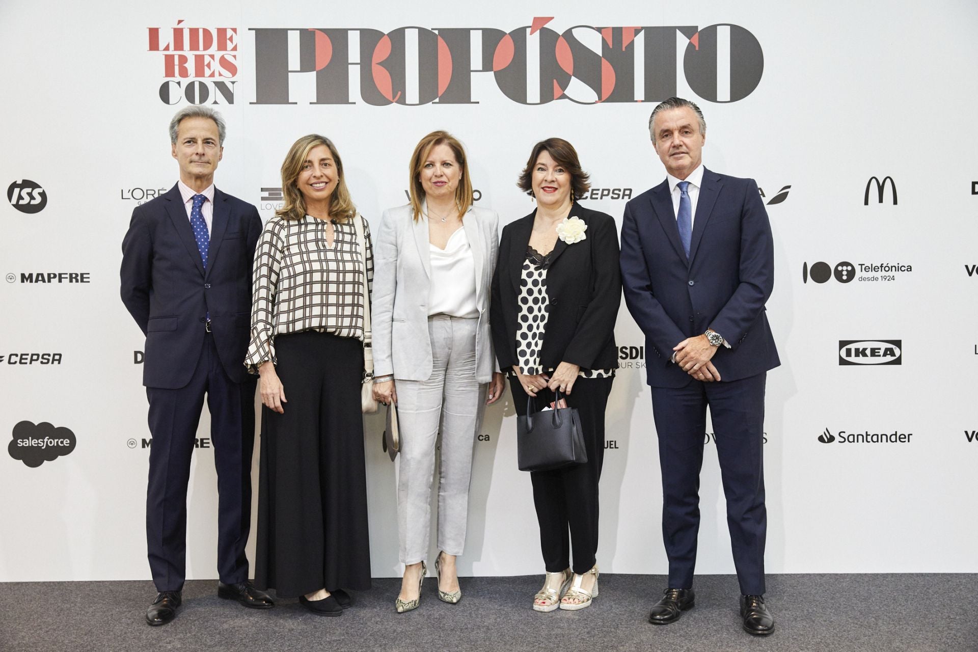 Fernando Garrido, subdirector general de Marketing y Comunicación; Eva Piera, directora general de Relaciones Externas y Comunicación; Elena Sanz Isla, CEO; Rocío Aragonés, directora general adjunta de Recursos Humanos, Personas y Organización; y Alfredo Castelo, director general de Personas, Estrategia y Sostenibilidad de Mapfre