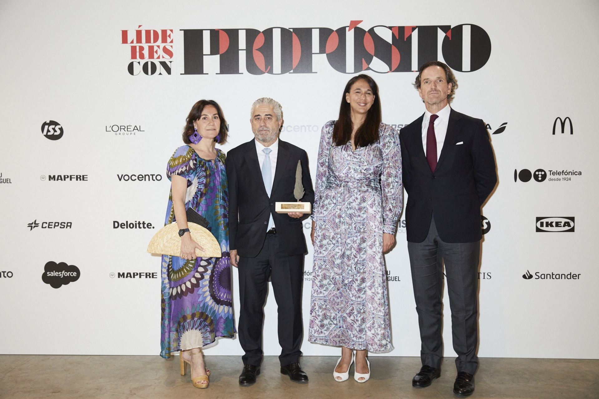 Natalia González-Valdés, directora de Asuntos Corporativos y Sostenibilidad; Jesús Domingo, director general de Personas y Organización; Marta Avilés, directora de Comunicación Externa; y Eduardo Petrossi, consejero delegado de Mahou San Miguel