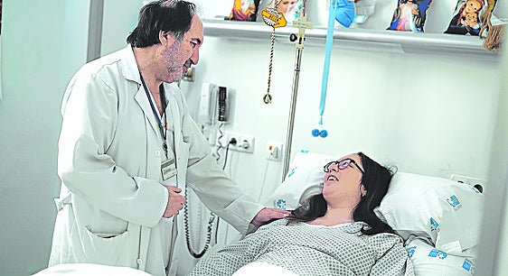 La vida de un capellán de hospital: «He dado muchos últimos abrazos»