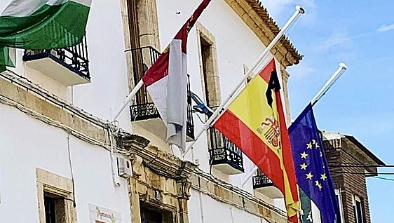 Encuentran los cuerpos descuartizados de una mujer y sus dos hijos en una casa de Cuenca
