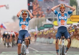 Romain Bardet conquista la primera etapa del Tour, con un ataque a 50 kilómetros