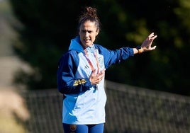 Montse Tomé, durante un entrenamiento de la selección española.