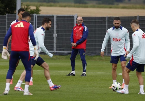 Los jugadores de la selección española, durante un entrenamiento.