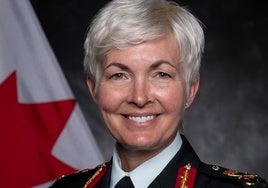 La teniente general Jennie Carignan, nueva jefa del ejército de Canadá.