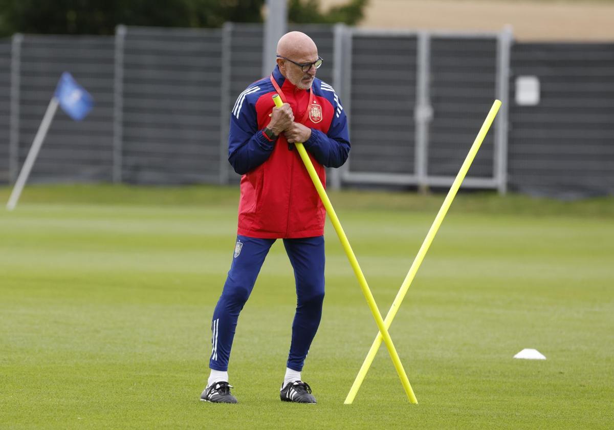 Luis de la Fuente, durante un entrenamiento de la selección española.