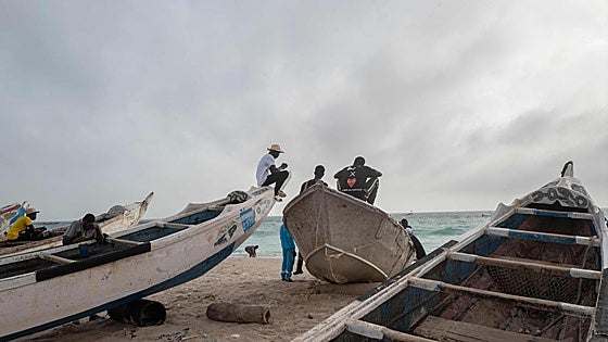 Cerca de 90 migrantes mueren al naufragar en Mauritania el barco en el que se dirigían a Europa