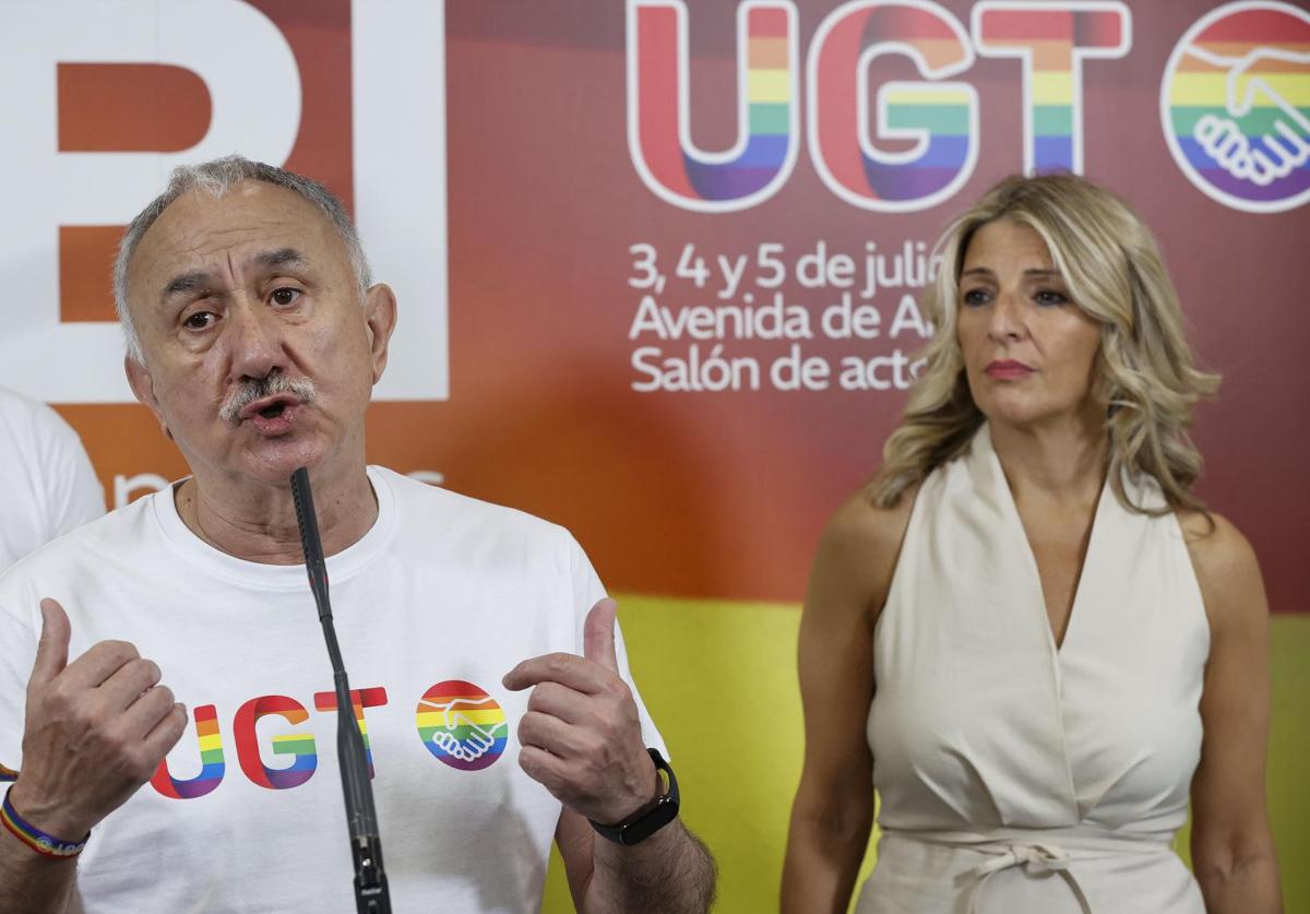 Pepe Álvarez, secretario general de UGT, junto a Yolanda Díaz.