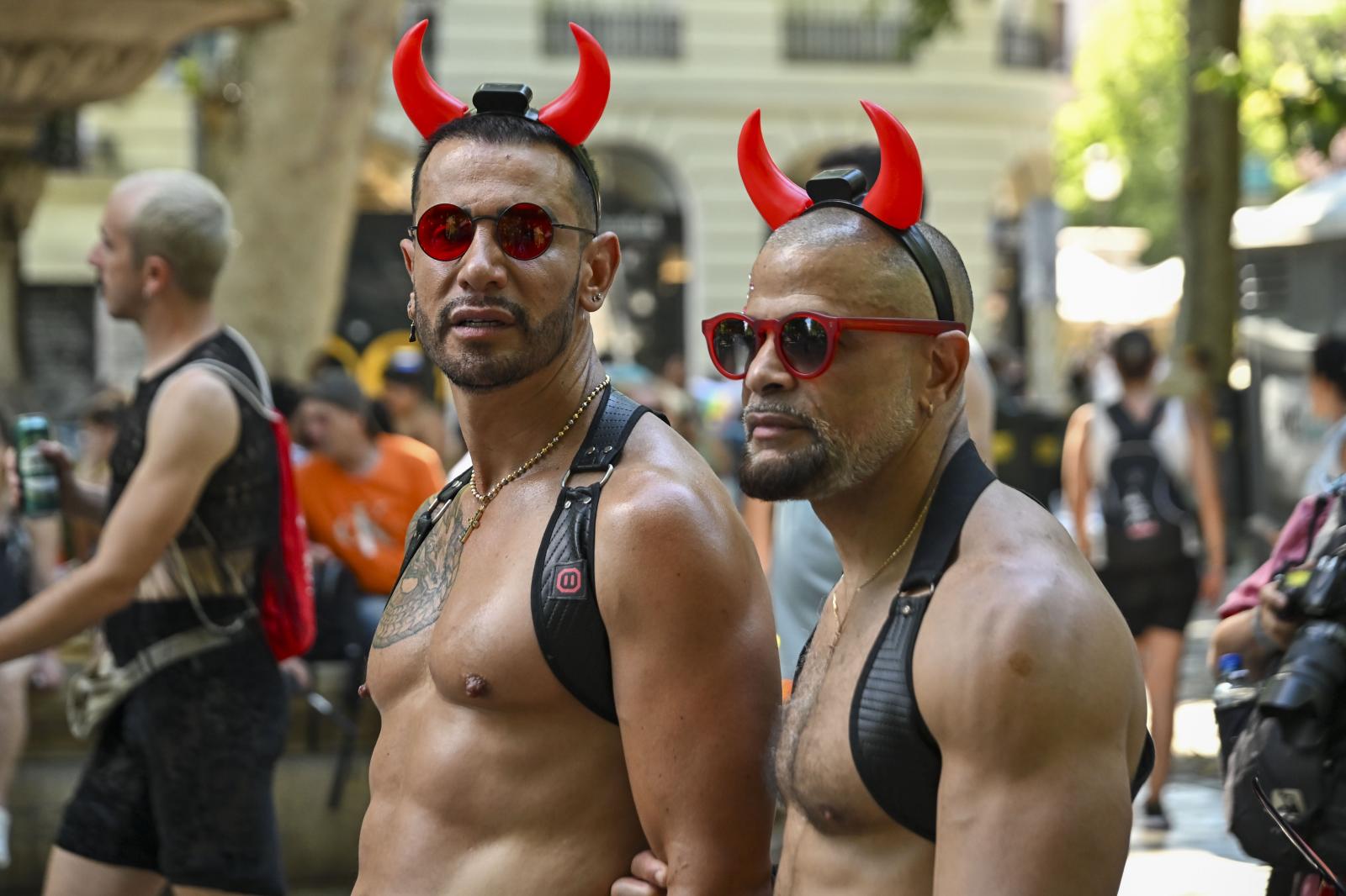 Disfraces de todo tipo en la marcha del Orgullo.