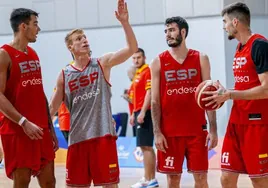 Álex Abrines en un entrenamiento con la selección previo al mundial de 2023.