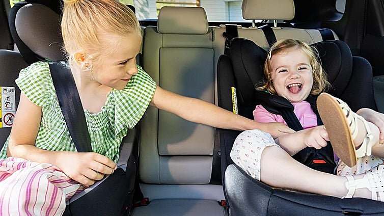 ¿Qué sillita para el coche comprar para los niños?