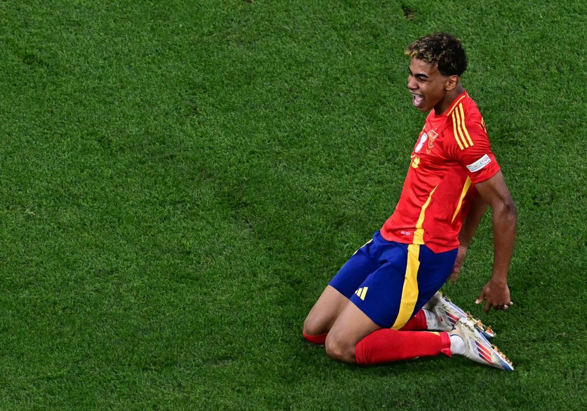 Yamal celebra su gol ante Francia.