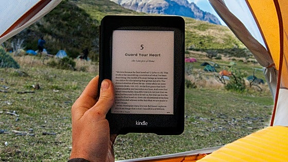 Toda la comodidad del formato digital y sin luz azul: estos son los mejores libros electrónicos