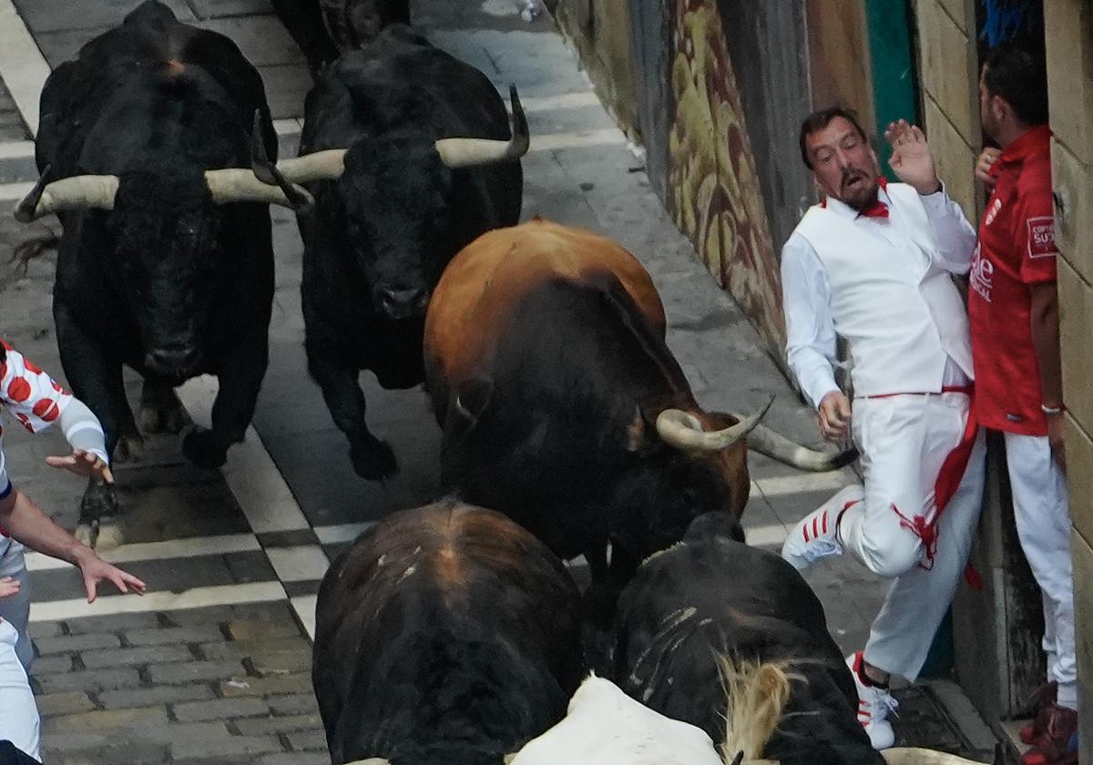 Veloz cuarto encierro de San Fermín con los nobles Fuente Ymbro El