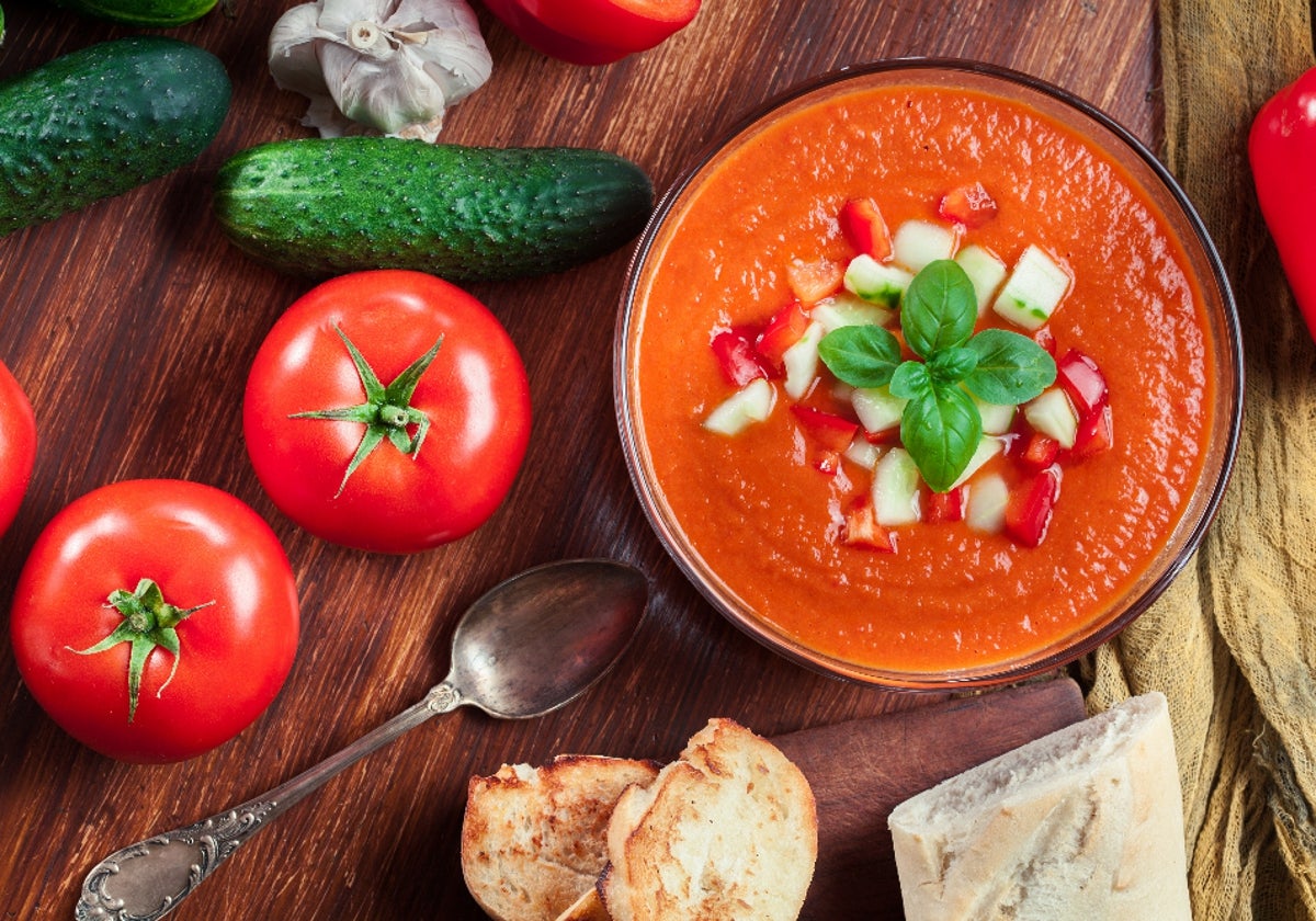 Todo lo que necesitas para preparar gazpacho y salmorejo de una manera sencilla