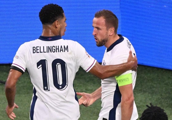 Bellingham celebra junto a Kane uno de los goles del ariete en la Eurocopa.