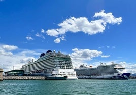 Dos cruceros coinciden en la terminal de Getxo (Vizcaya).