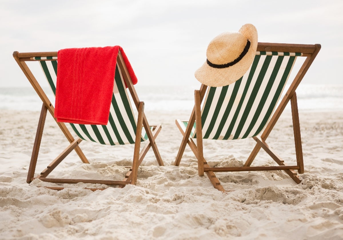 Las sillas de playa ligeras y plegables que te llevarás este verano a todas partes