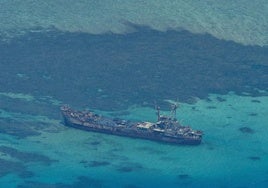 El BRP Sierra Madre, en un entorno paradisíaco.