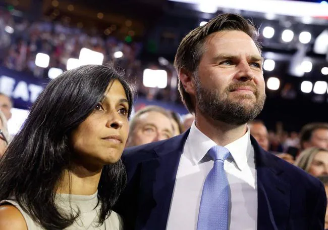 J. D. Vance, junto a su esposa, Usha.