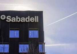 Sabadell cree que sigue «barato» ante la opa de BBVA tras repuntar beneficio y elevar dividendos