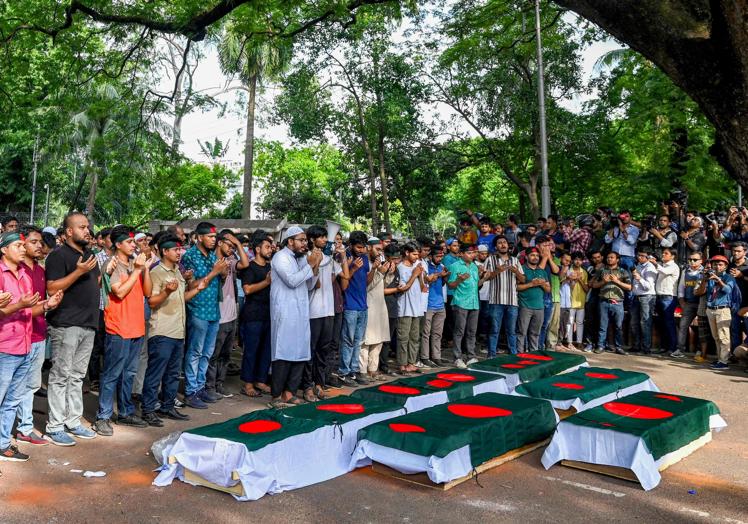 Funerales de algunos de los manifestantes muertos.