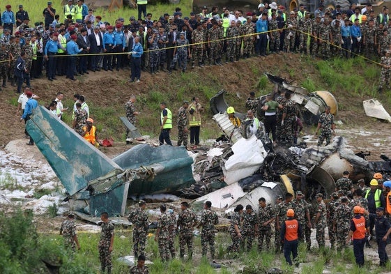 En el accidente solo ha sobrevivido el piloto.