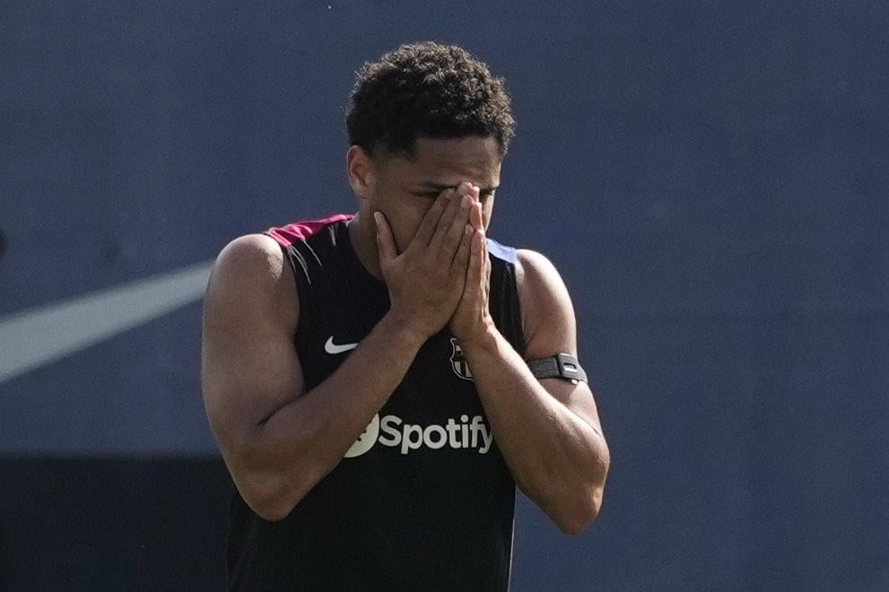 Vitor Roque entrenando en la Ciudad Deportiva Joan Gamper