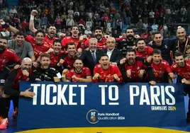 La selección española celebra su clasificación para los Juegos de París 2024