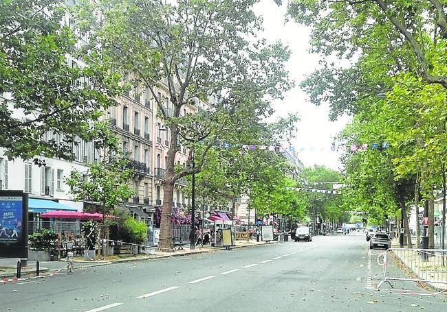 Una de las calles cercanas a Trocadero, ayer totalmente vacía.