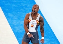 Ray Zapata celebrando su medalla de plata en Tokio 2020