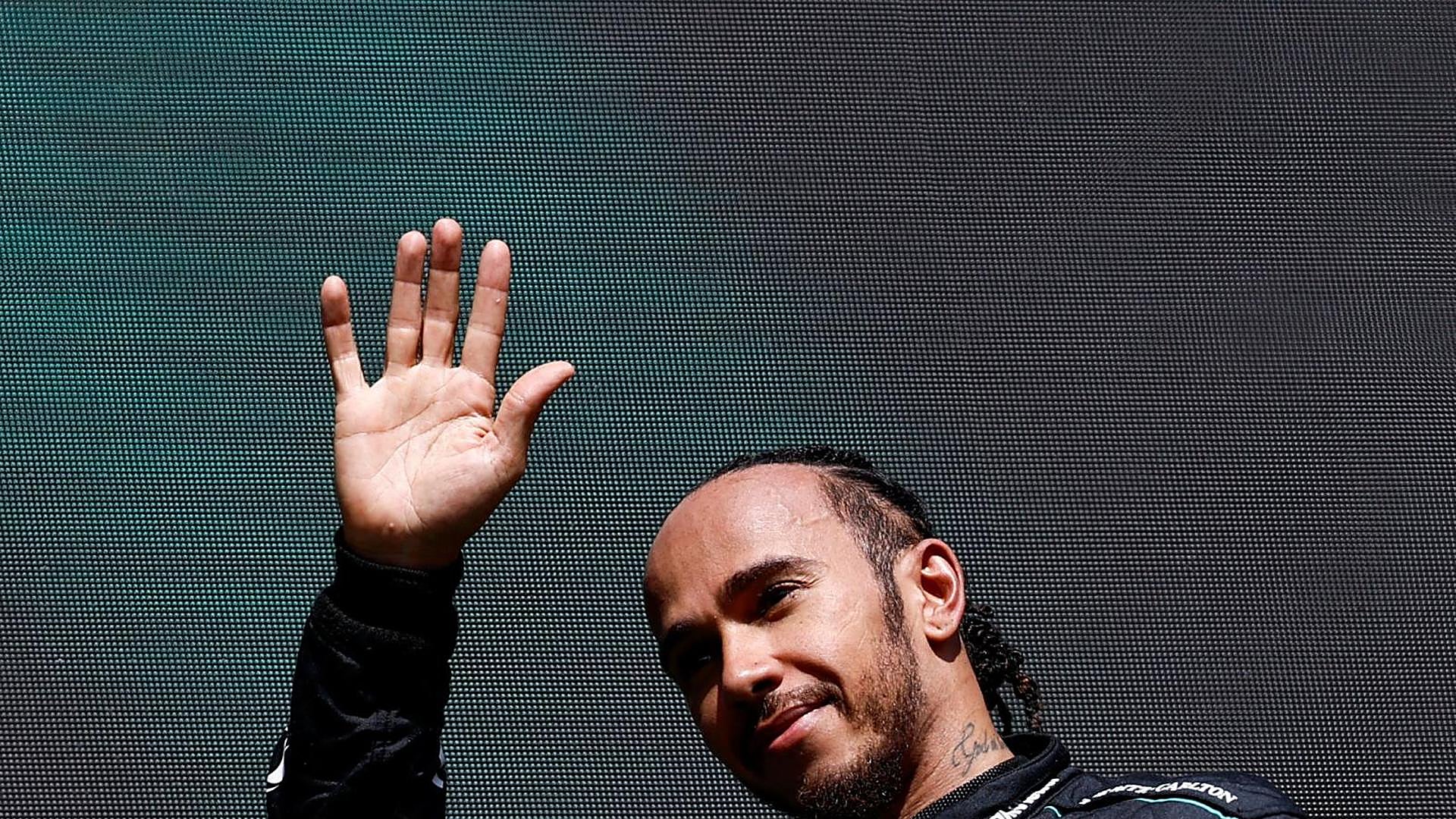 Russell devasa bir zaferi bir buçuk kilo farkla kaçırdı ve Hamilton kazandı