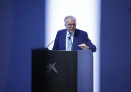 El presidente de CriteriaCaixa, Isidro Fainé, en la presentación del plan estratégico, en junio.