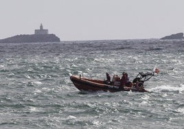 Cruz Roja realiza una batida sobre Cabo de Palos para encontrar al menor desaparecido.