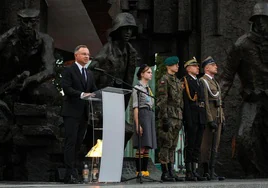 El presidente polaco, Andrzej Duda, pronuncia un discurso durante los actos por el 80 aniversario del Levantamiento de Varsovia.