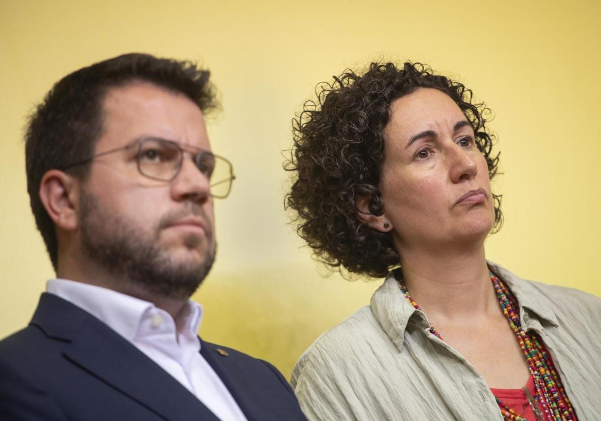 Pere Aragonès y Marta Rovira tras la reunión de la ejecutiva e Esquerra.